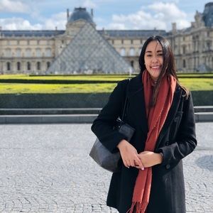 Meet your Posher, Carla